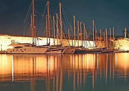 Nitsa Aparthotel 3*